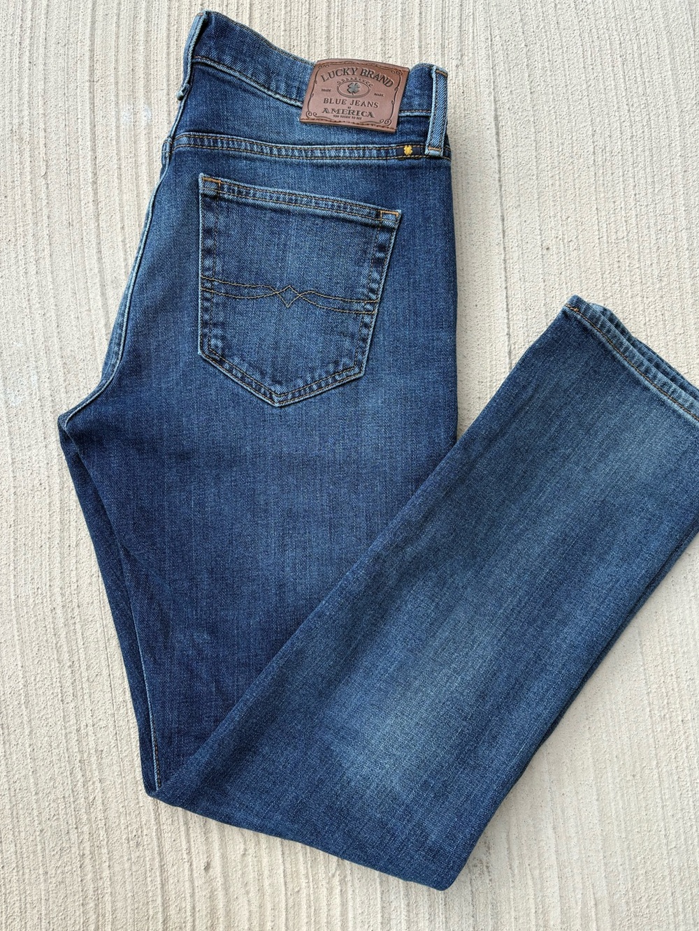 Lucky Brand Men's Mid Blue Slim Straight Jeans